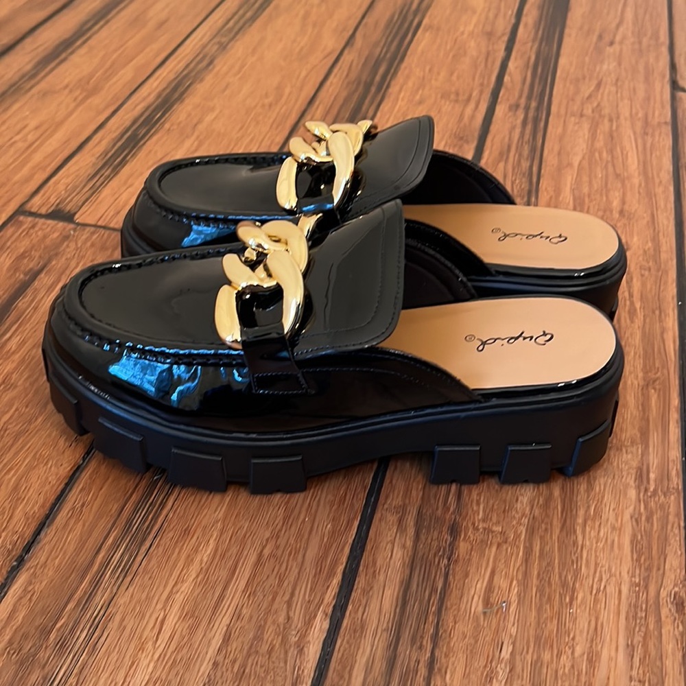 Shoes - Picture 3 of 6